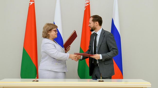 Врио губернатора Тверской области Виталий Королев подписал соглашение о сотрудничестве Белоруссии и Верхневолжья Врио губернатора Тверской области Виталий Королев подписал соглашение о сотрудничестве Белоруссии и Верхневолжья