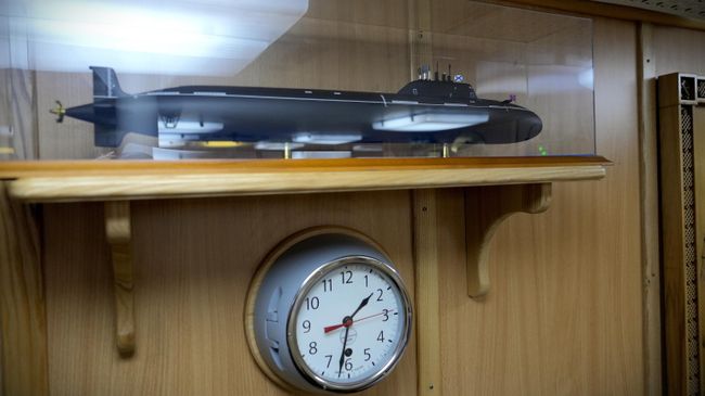 Модель атомной подводной лодки в кают-компании