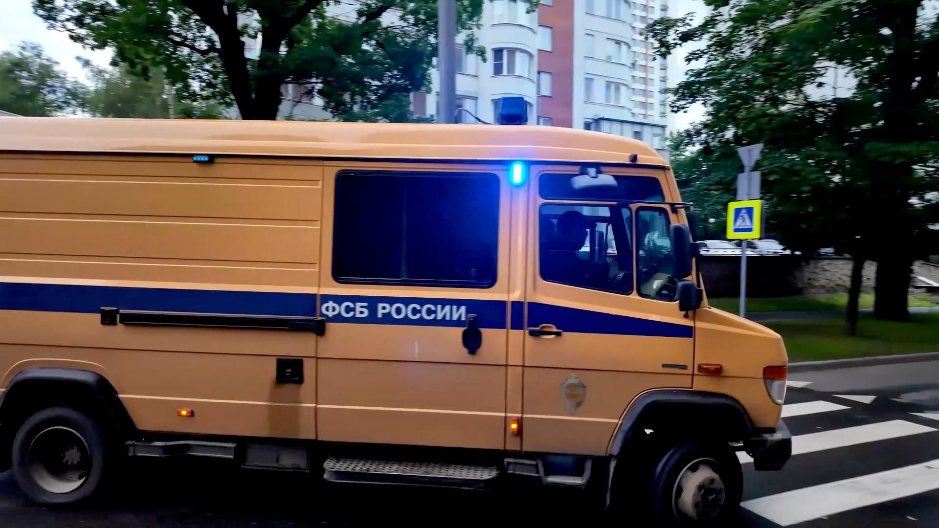 Кадры обезвреживания бомбы, подложенной россиянкой по заданию Киева Кадры обезвреживания бомбы, подложенной россиянкой по заданию Киева - РИА Новости, 1920, 24.07.2026