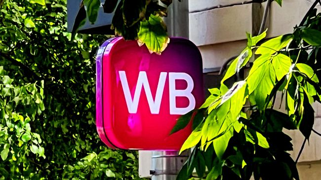 Вывеска Wildberries