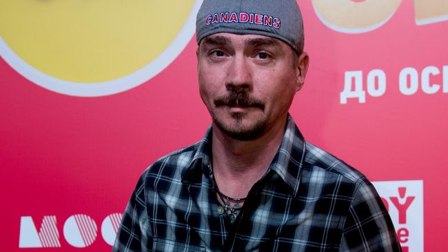 Актёр Денис Никифоров на премьере заключительного сезона сериала Кухня в кинотеатре Москва