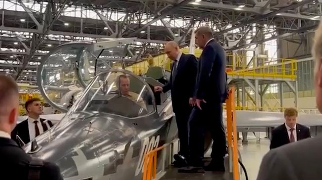 Путин на Иркутском авиационном заводе