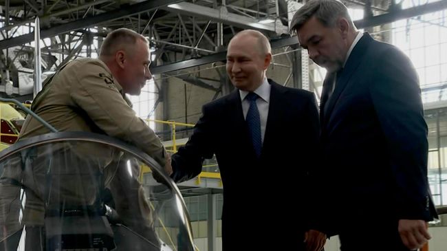 Путин: новый Як-130М должен уничтожать тяжелые дроны противника