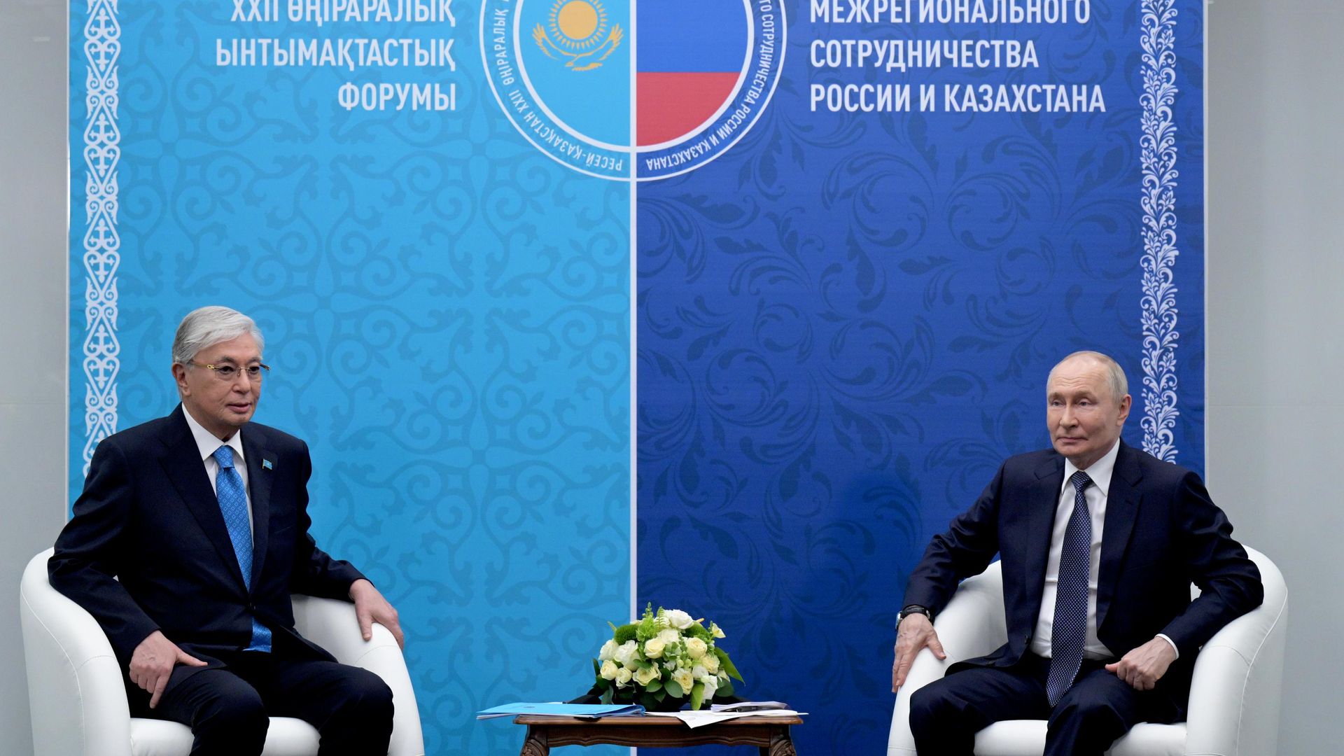 Президент РФ Владимир Путин и президент Казахстана Касым-Жомарт Токаев во время встречи в Омске - РИА Новости, 1920, 25.07.2026