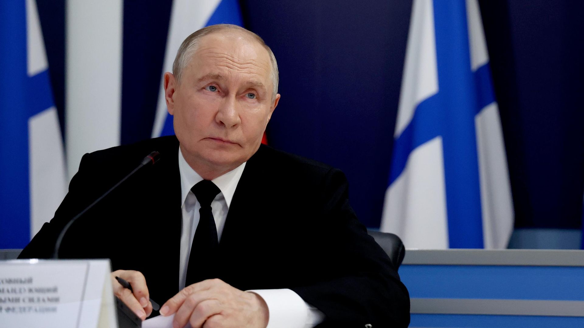 Президент РФ, верховный главнокомандующий ВС РФ Владимир Путин на встрече с командованием в Главном Адмиралтействе в Санкт-Петербурге в День Военно-морского флота Президент РФ, верховный главнокомандующий ВС РФ Владимир Путин на встрече с командованием в Главном Адмиралтействе в Санкт-Петербурге в День Военно-морского флота - РИА Новости, 1920, 26.07.2026