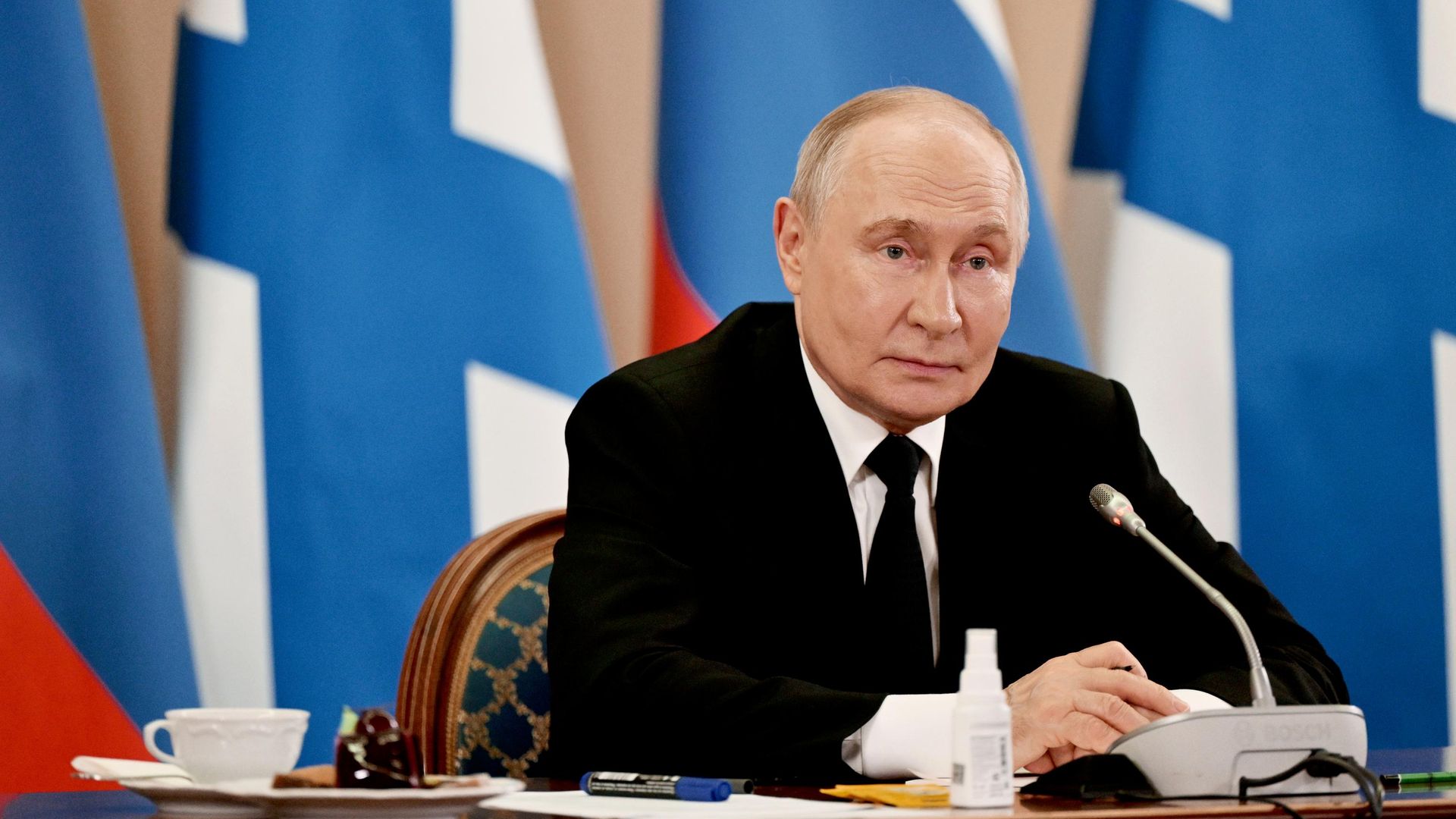 Президент РФ, верховный главнокомандующий ВС РФ Владимир Путин на праздничном приеме в Главном Адмиралтействе в Санкт-Петербурге в честь Дня Военно-морского флота Президент РФ, верховный главнокомандующий ВС РФ Владимир Путин на праздничном приеме в Главном Адмиралтействе в Санкт-Петербурге в честь Дня Военно-морского флота - РИА Новости, 1920, 26.07.2026