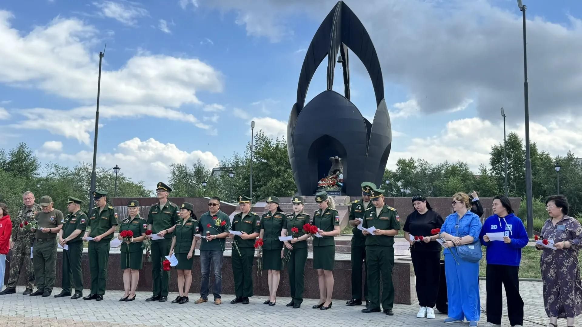 Акция памяти в честь погибших в Донбассе детей в Улан-Удэ - РИА Новости, 1920, 27.07.2026