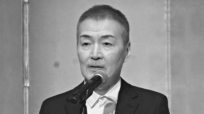 Японский писатель Кэйго Хигасино