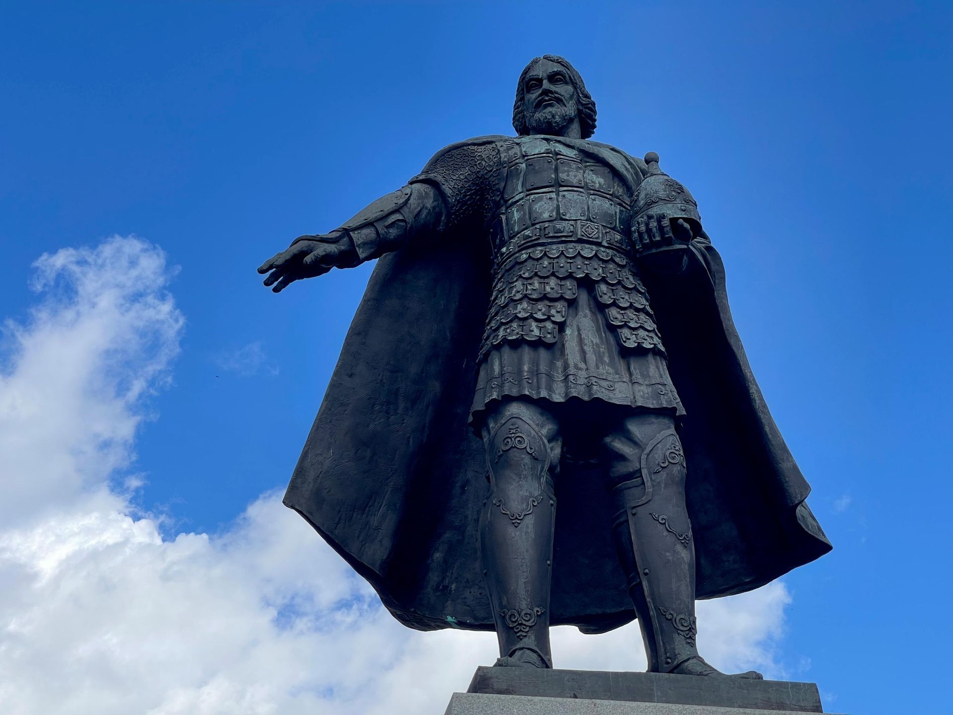 Памятник Серпуховский князь Владимир Храбрый в Серпухове Памятник Серпуховский князь Владимир Храбрый в Серпухове - РИА Новости, 1920, 09.10.2026