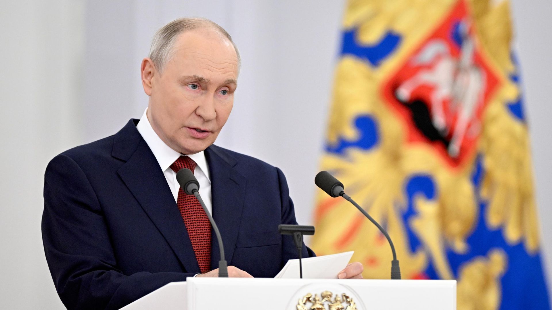 Президент РФ Владимир Путин на встрече с депутатами Государственной Думы РФ восьмого созыва - РИА Новости, 1920, 27.07.2026