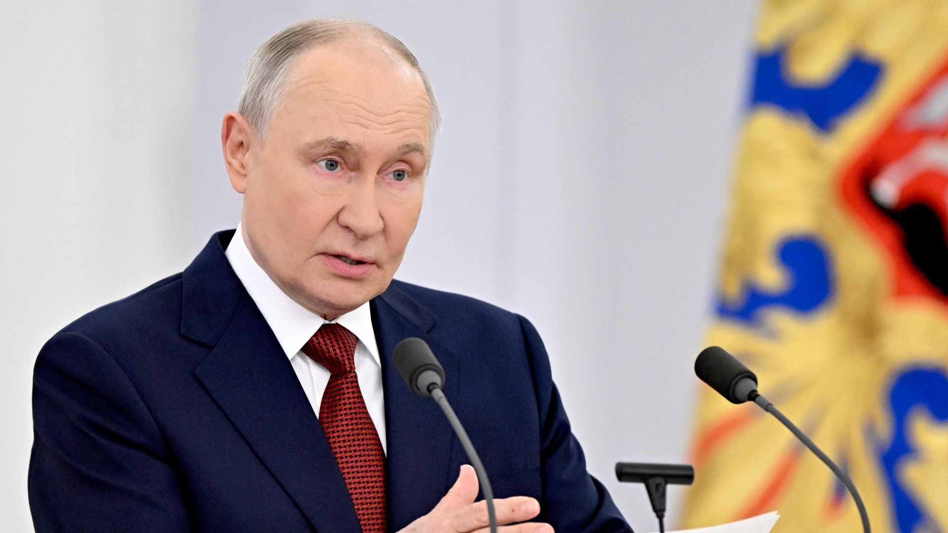 Президент РФ Владимир Путин на встрече с депутатами Государственной Думы РФ восьмого созыва - РИА Новости, 1920, 27.07.2026