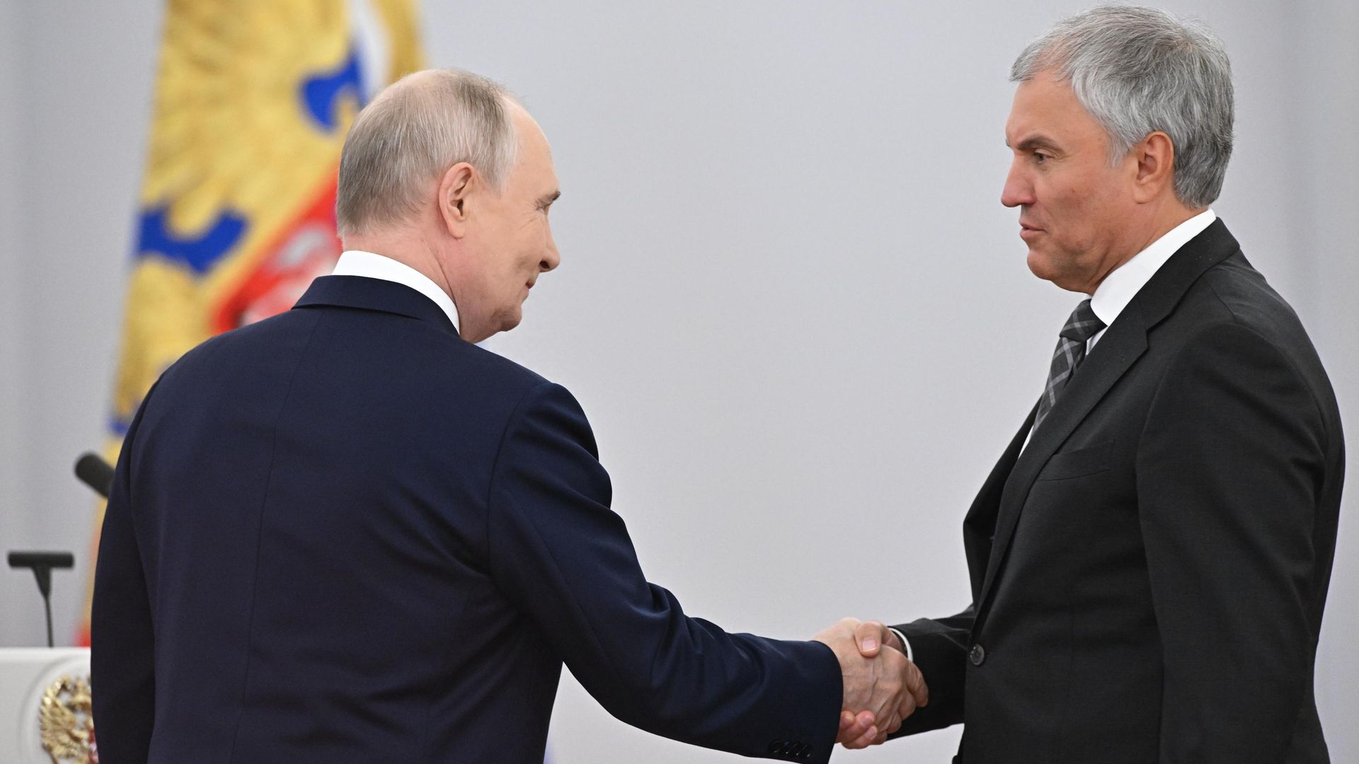Президент России Владимир Путин и председатель Государственной Думы Вячеслав Володин на встрече с депутатами Государственной Думы России восьмого созыва Президент России Владимир Путин и председатель Государственной Думы Вячеслав Володин на встрече с депутатами Государственной Думы России восьмого созыва - РИА Новости, 1920, 27.07.2026
