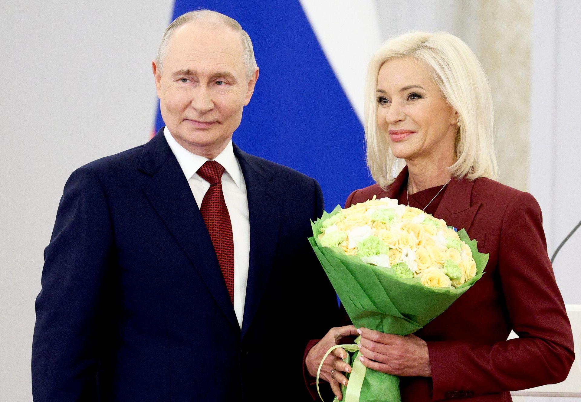Президент РФ Владимир Путин и председатель комитета Государственной Думы РФ по культуре Ольга Казакова во время встречи президента с депутатами Государственной Думы РФ восьмого созыва Президент РФ Владимир Путин и председатель комитета Государственной Думы РФ по культуре Ольга Казакова во время встречи президента с депутатами Государственной Думы РФ восьмого созыва - РИА Новости, 1920, 27.07.2026