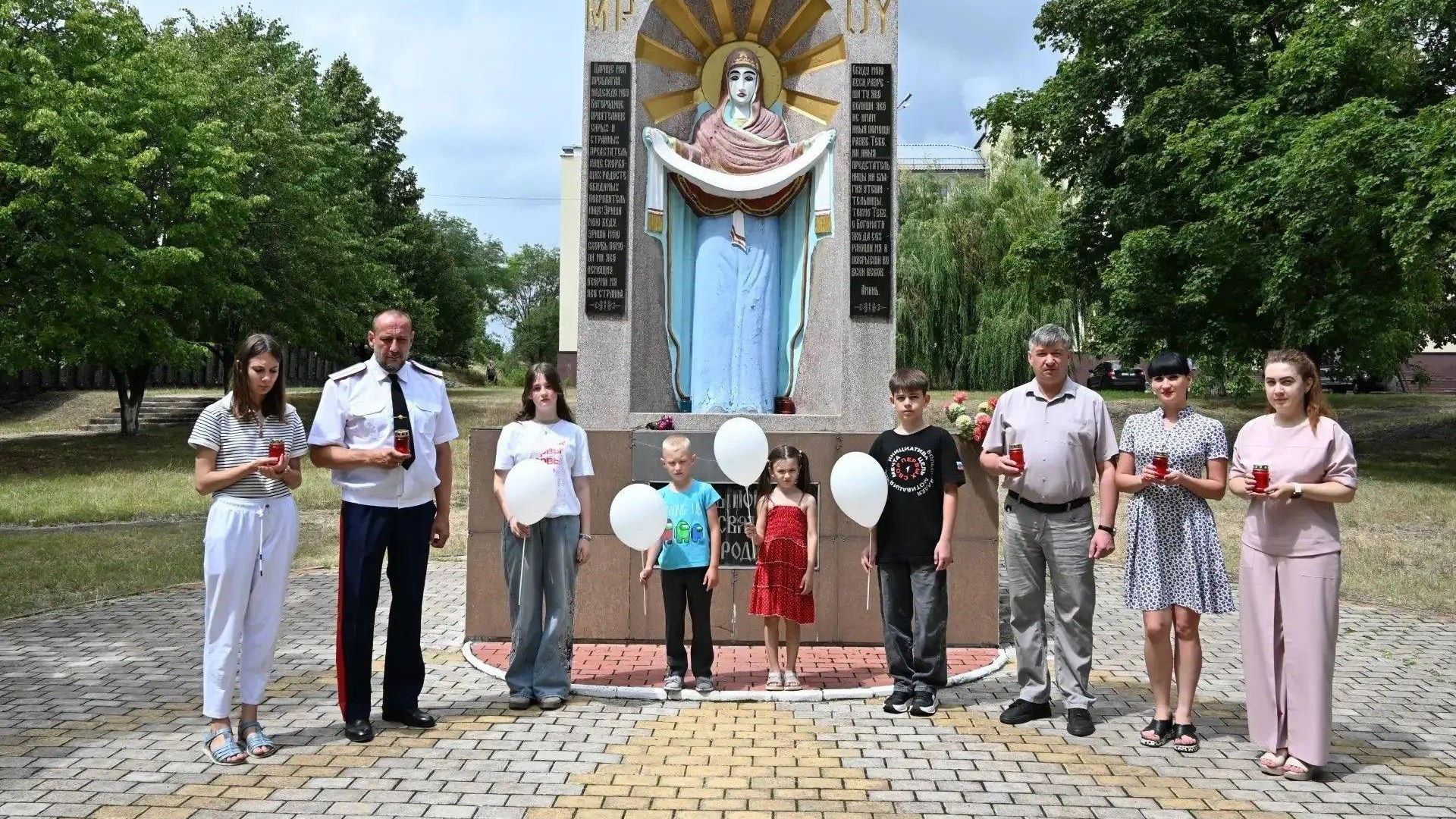Акция-реквием в память о детях-жертвах войны в Донбассе в ЛНР Акция-реквием в память о детях-жертвах войны в Донбассе в ЛНР - РИА Новости, 1920, 27.07.2026