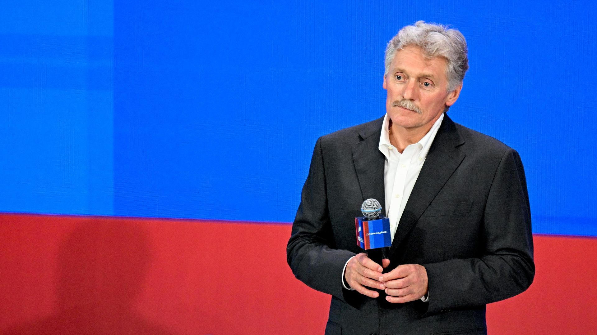 Пресс-секретарь президента РФ Дмитрий Песков выступает на форуме Территория смыслов в Подмосковье Пресс-секретарь президента РФ Дмитрий Песков выступает на форуме Территория смыслов в Подмосковье - РИА Новости, 1920, 03.09.2026