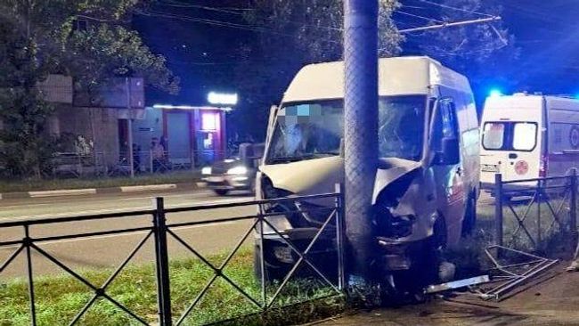 Последствия ДТП с участием рейсового автобуса в Видном