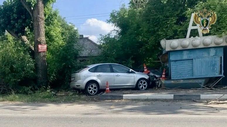 Последствия столкновения двух легковых автомобилей в Ставропольском крае. 30 июля 2026 - РИА Новости, 1920, 30.07.2026