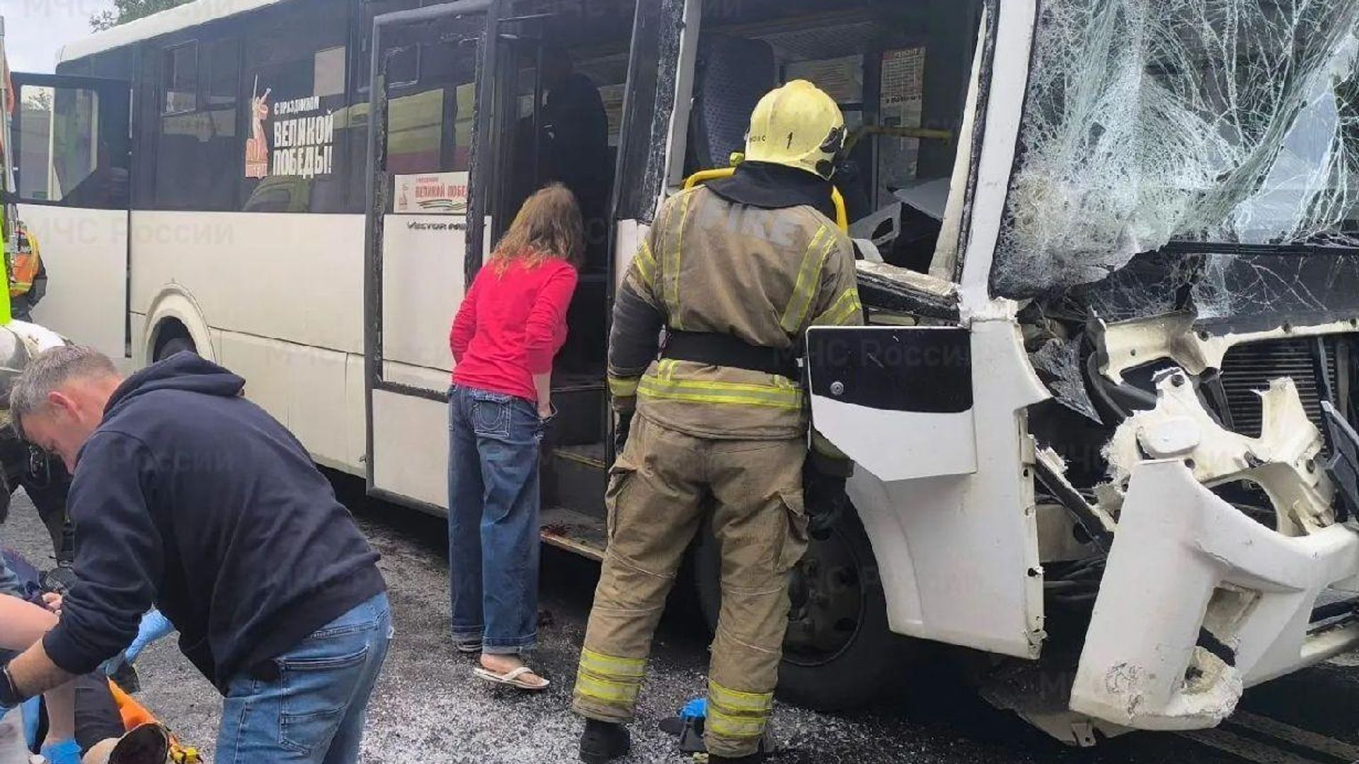 Экстренные службы на месте ДТП с участием автобуса во Владимирской области - РИА Новости, 1920, 30.07.2026