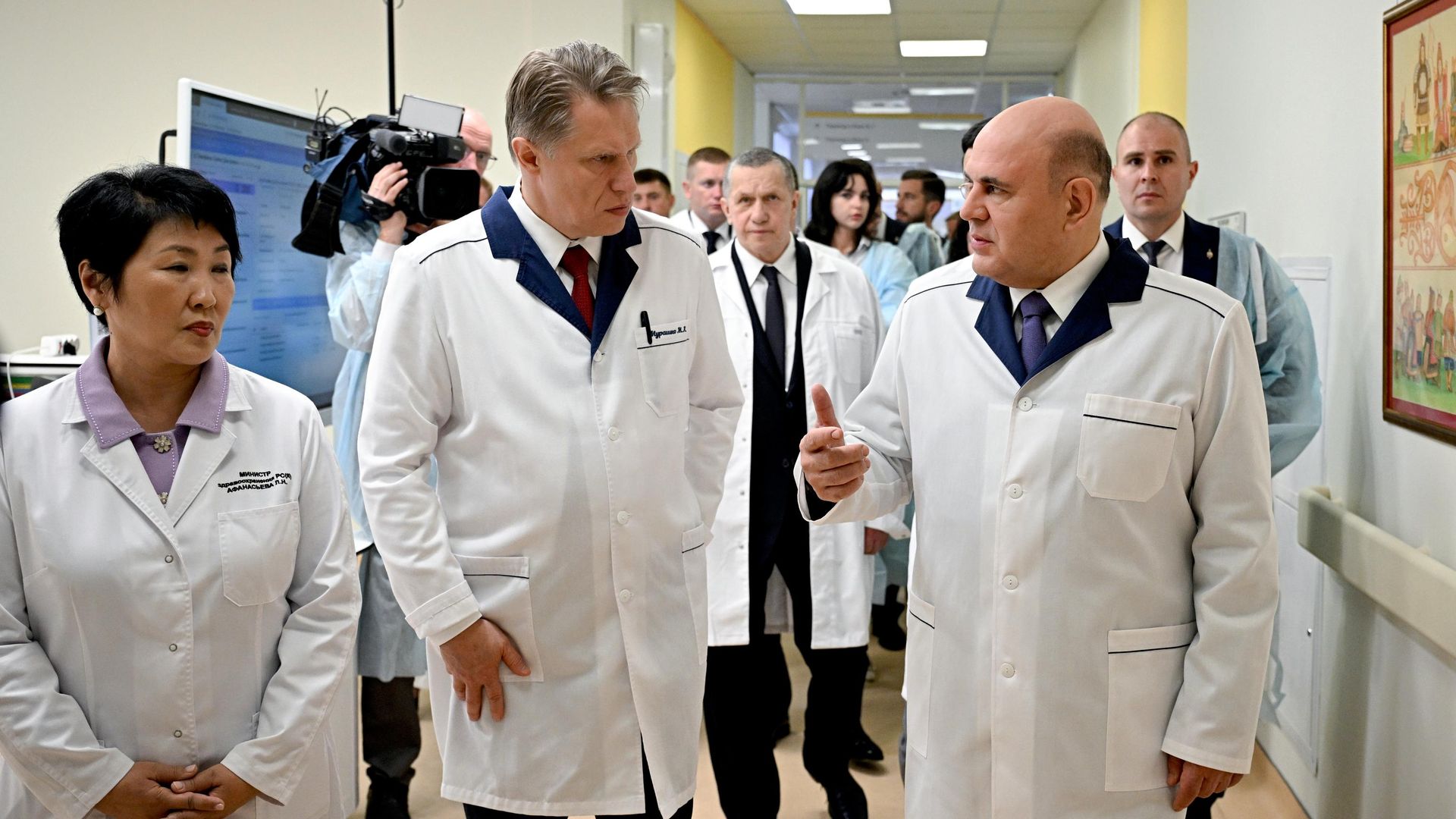 Председатель правительства РФ Михаил Мишустин во время посещения Якутского республиканского онкологического диспансера. 31 июля 2026 - РИА Новости, 1920, 31.07.2026