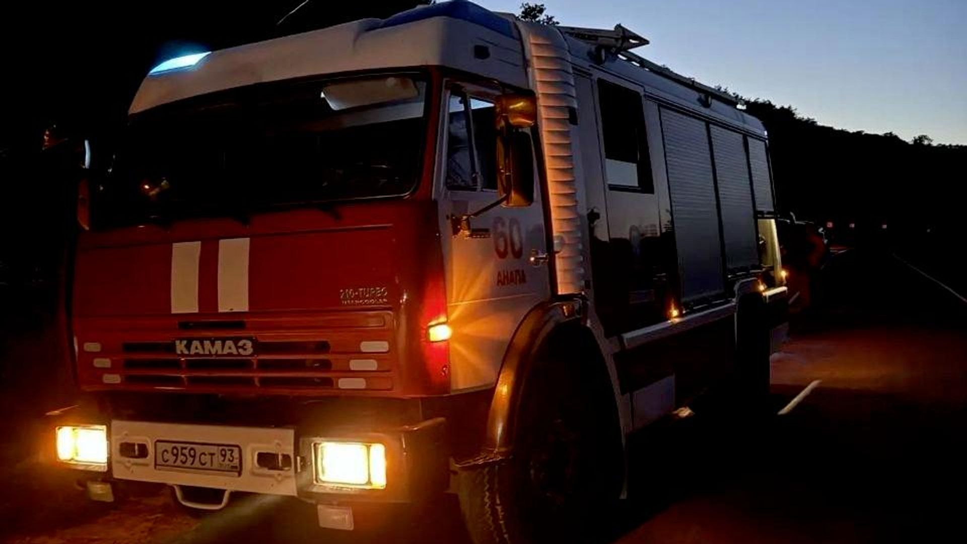 На месте пожара в районе села Варваровка под Анапой На месте пожара в районе села Варваровка под Анапой - РИА Новости, 1920, 01.08.2026