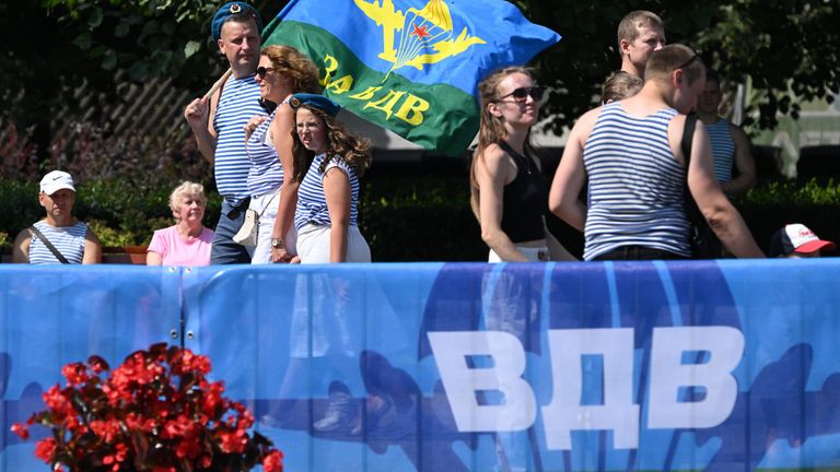 Празднование Дня Воздушно-десантных войск на территории Парка Горького в Москве Празднование Дня Воздушно-десантных войск на территории Парка Горького в Москве