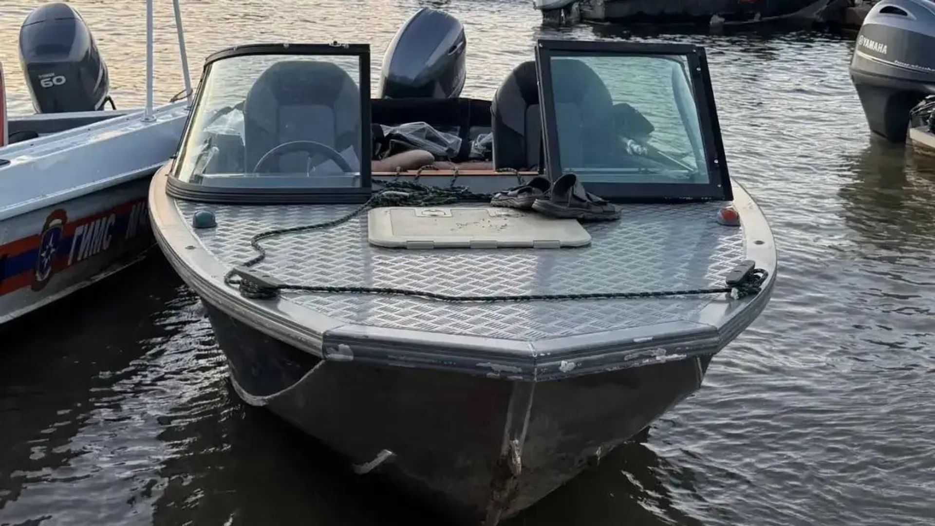 На месте происшествия, где водитель катера переехал девочку на Волге в городе Маркс Саратовской области - РИА Новости, 1920, 06.08.2026