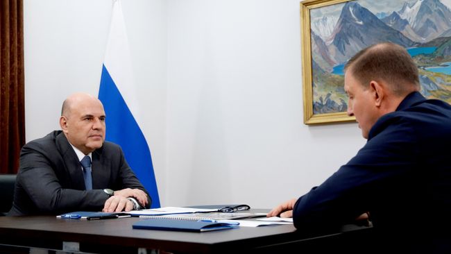 Председатель правительства РФ Михаил Мишустин во время встречи с главой Республики Алтай Андреем Турчаком в Горно-Алтайске. 3 августа 2026