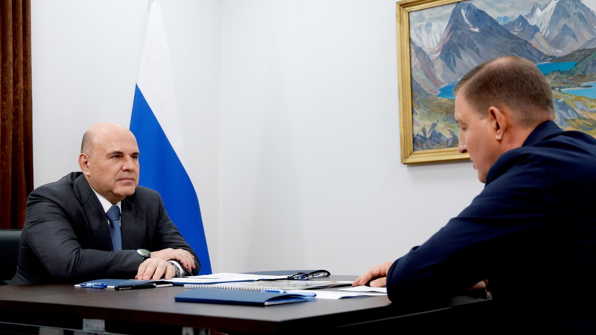 Председатель правительства РФ Михаил Мишустин во время встречи с главой Республики Алтай Андреем Турчаком в Горно-Алтайске. 3 августа 2026 - РИА Новости, 1920, 03.08.2026