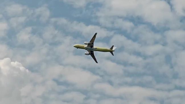 Первый полет серийного импортозамещенного самолета МС-21