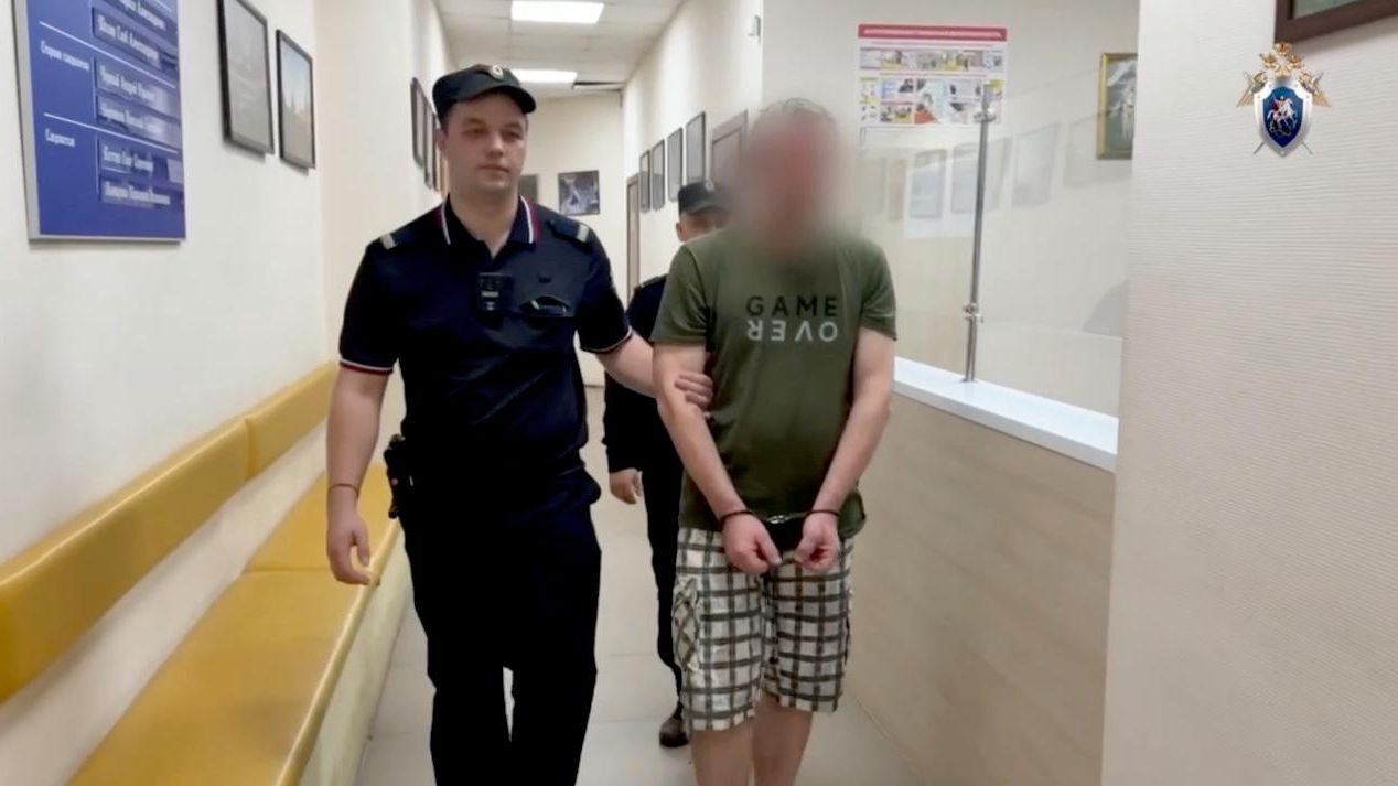 Задержание подозреваемого в нападении на двух мужчин в подмосковном Солнечногорске - РИА Новости, 1920, 03.08.2026