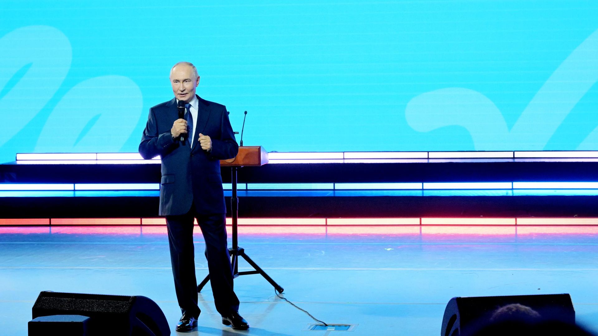 Президент РФ Владимир Путин выступает на церемонии закрытия финала всероссийского конкурса Большая перемена в Красноярске - РИА Новости, 1920, 03.08.2026