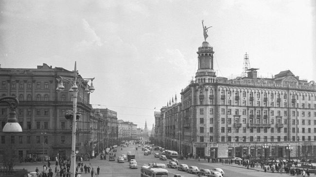 Улица Горького (ныне Тверская) в Москве