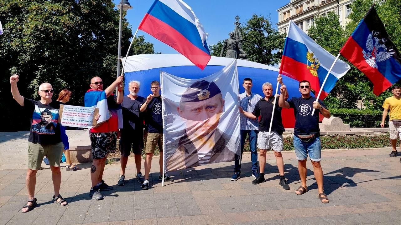 Акция протеста против визита Владимира Зеленского в Белграде, Сербия. 8 августа 2026 - РИА Новости, 1920, 08.08.2026