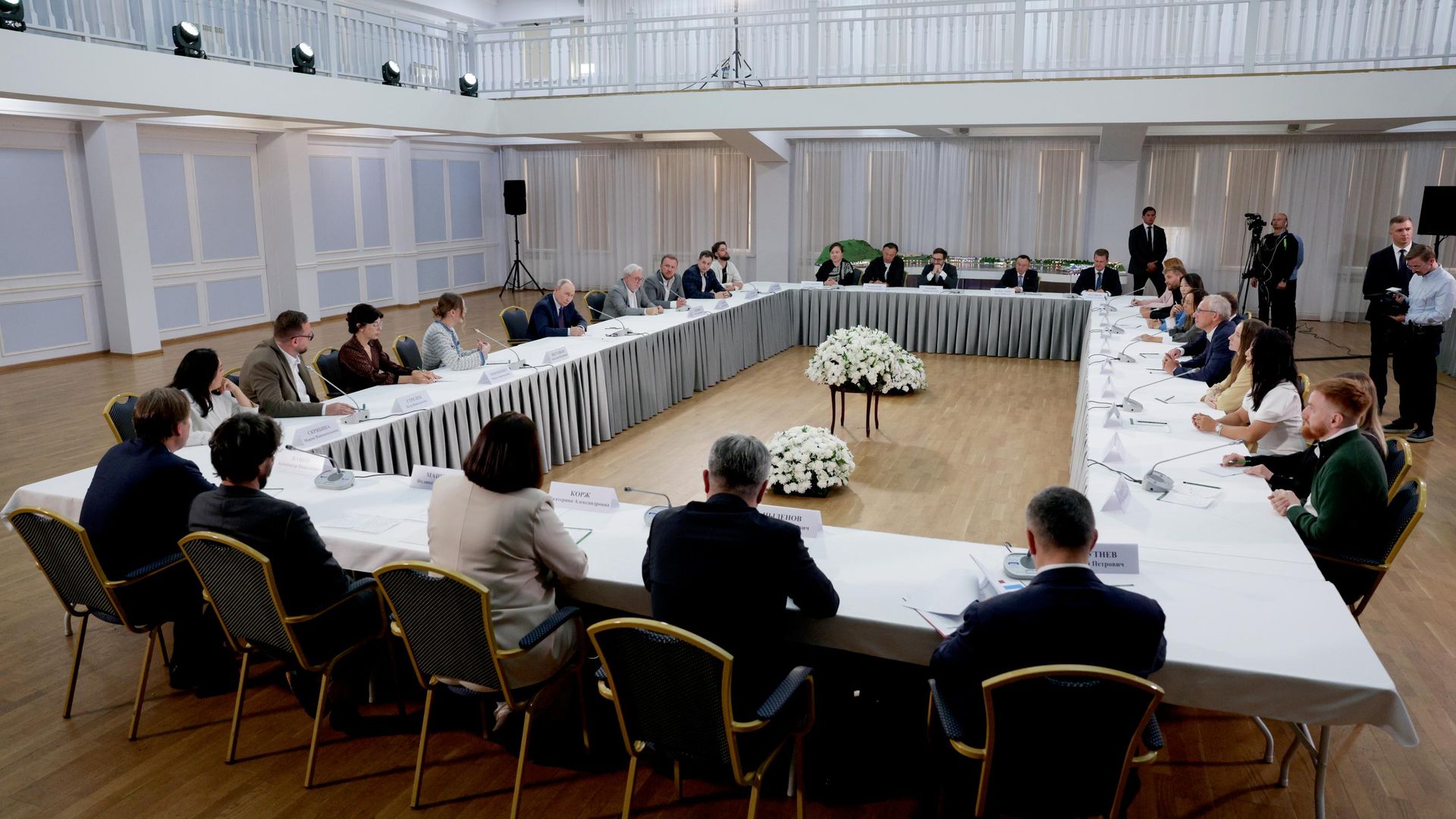 Президент РФ Владимир Путин проводит встречу с градостроителями в Улан-Удэ - РИА Новости, 1920, 10.08.2026