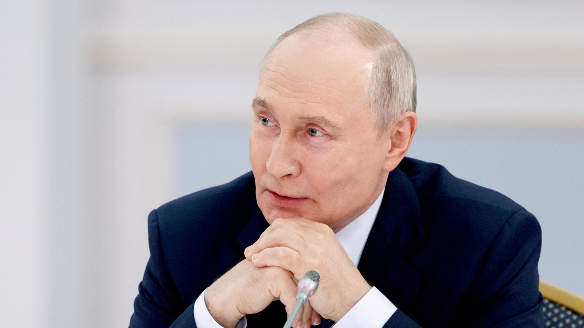 Президент РФ Владимир Путин на встрече с градостроителями в Улан-Удэ Президент РФ Владимир Путин на встрече с градостроителями в Улан-Удэ - РИА Новости, 1920, 10.08.2026