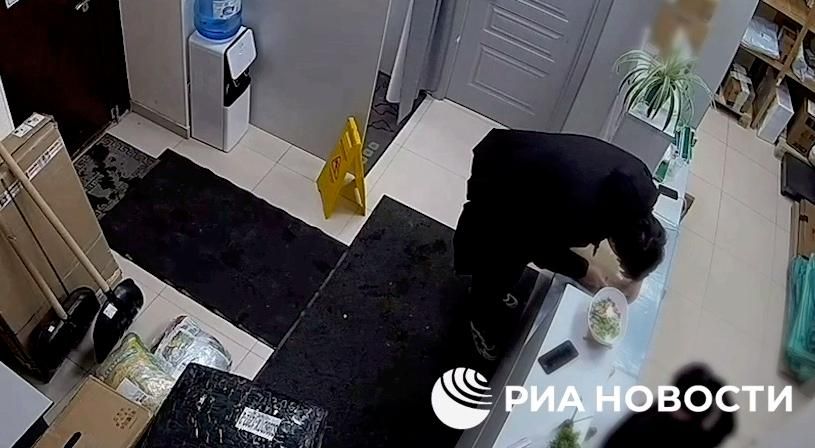 Задержание группировки, которая обеспечивала работу сим-боксов для военной разведки Украины Задержание группировки, которая обеспечивала работу сим-боксов для военной разведки Украины - РИА Новости, 1920, 11.08.2026
