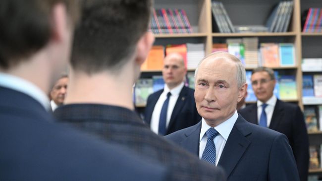 Президент РФ Владимир Путин во время встречи со студентами, аспирантами и молодыми учёными Новосибирской области в Новосибирском Государственном Университете