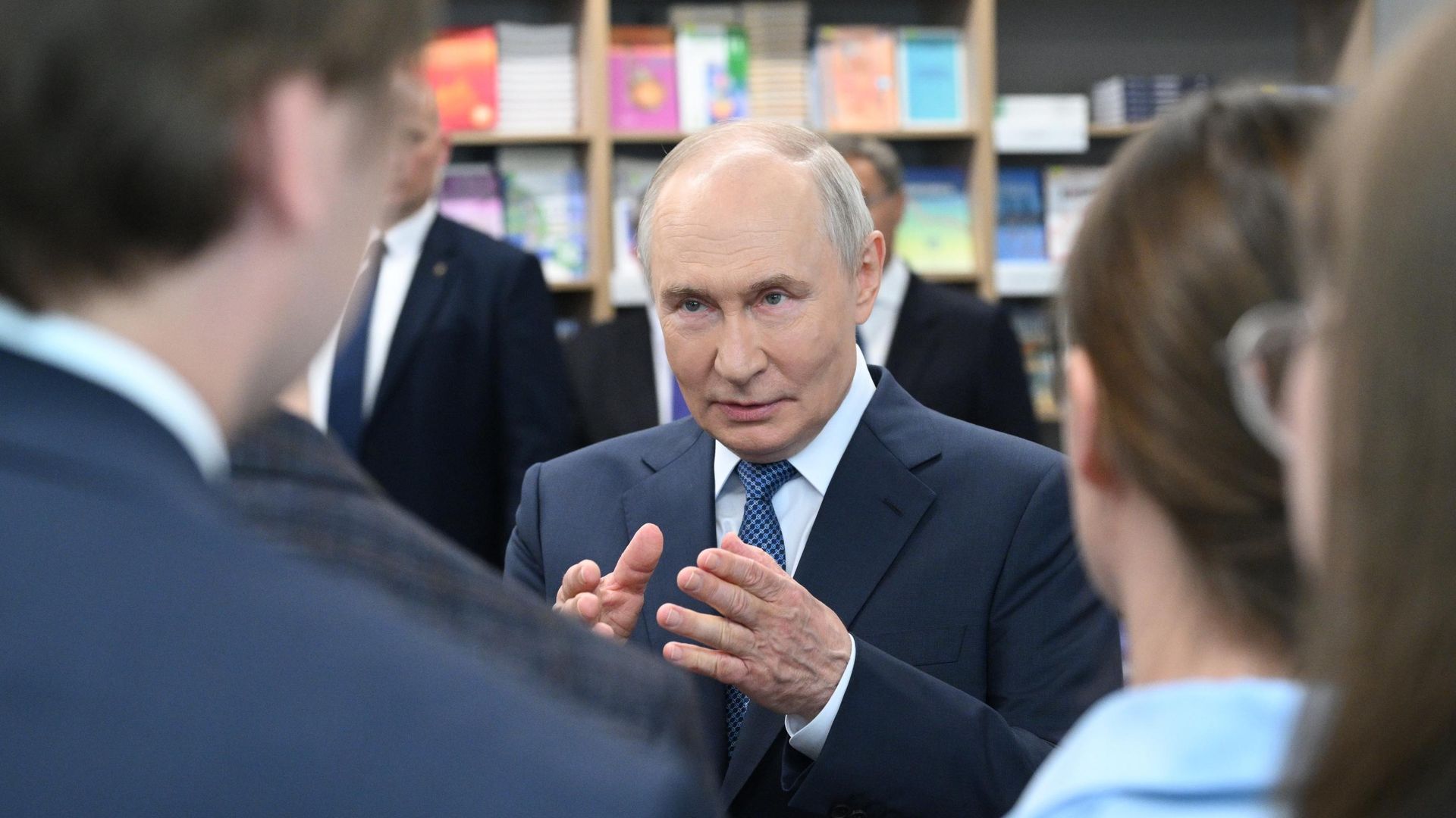 Президент РФ Владимир Путин во время встречи со студентами, аспирантами и молодыми учёными в Новосибирском Государственном Университете - РИА Новости, 1920, 11.08.2026