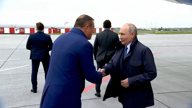 Прибытие Путина в Южно-Сахалинск