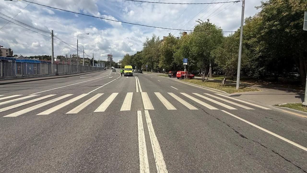 Пешеходный переход, на котором водитель грузовика сбил женщину в Москве Пешеходный переход, на котором водитель грузовика сбил женщину в Москве - РИА Новости, 1920, 12.08.2026
