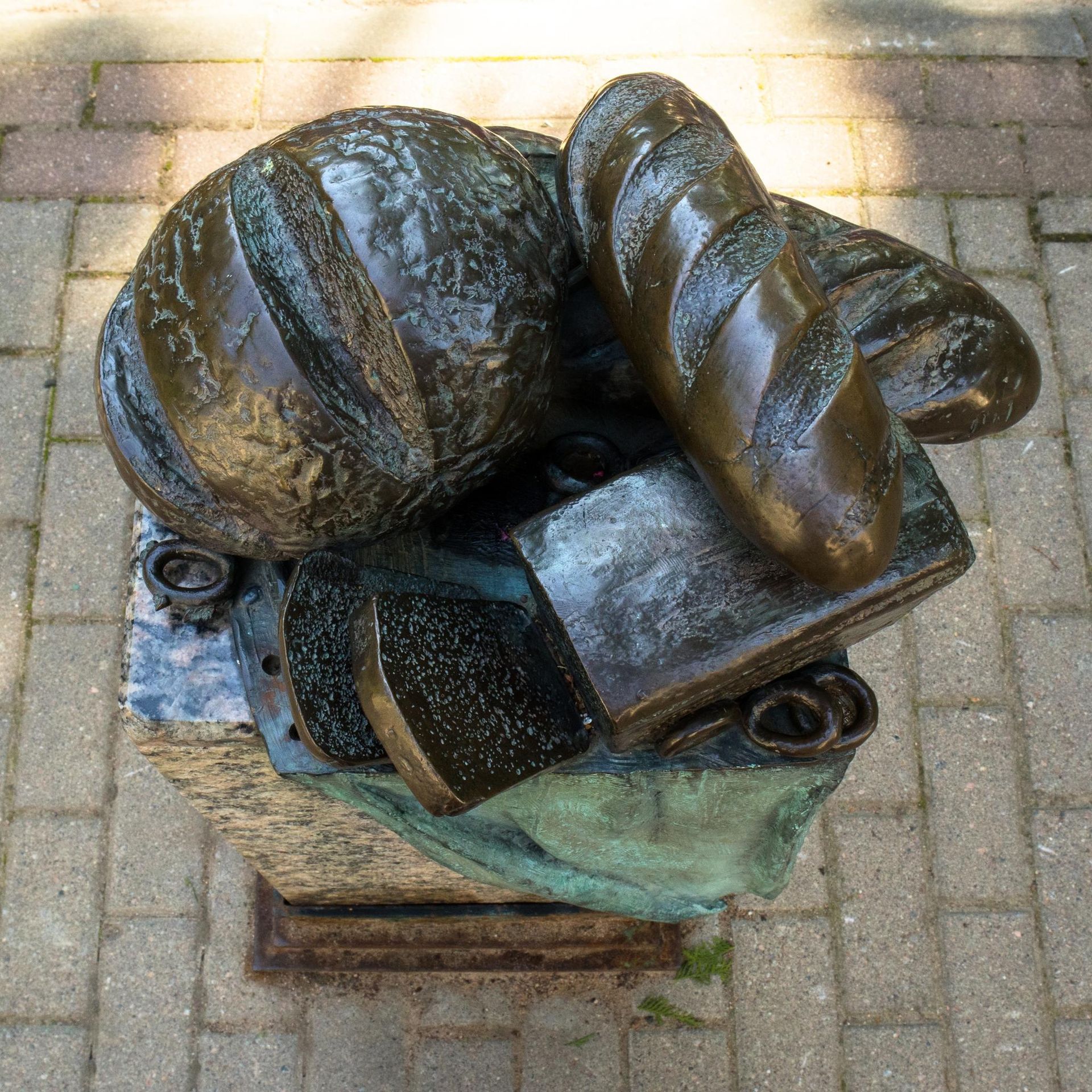 Памятник хлебу в Зеленогорске - РИА Новости, 1920, 12.08.2026