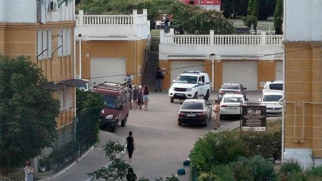 Обстановка на месте взрыва в Севастополе, где погиб военнослужащий Минобороны Обстановка на месте взрыва в Севастополе, где погиб военнослужащий Минобороны - РИА Новости, 1920, 13.08.2026