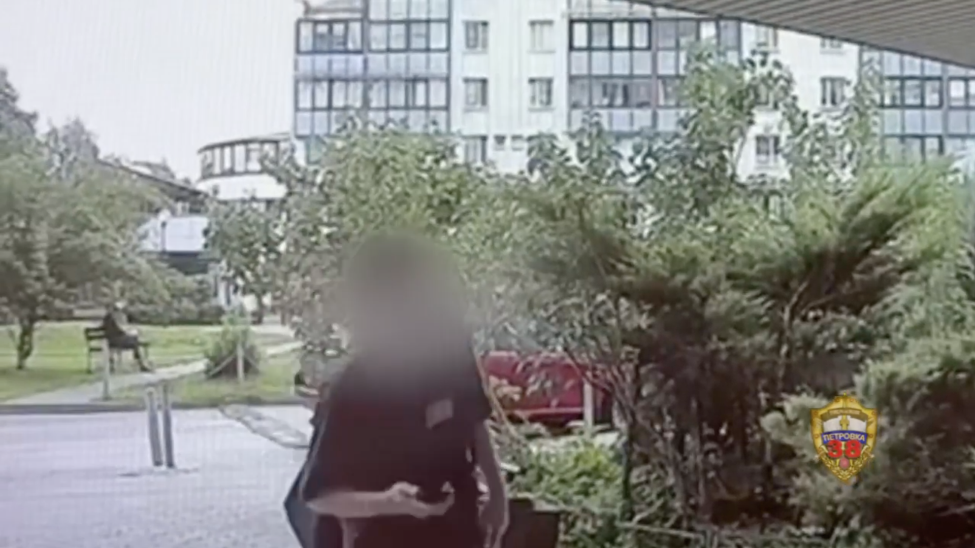 Мужчина, который обманул 13-летнюю девочку и обокрал квартиру в Москве  - РИА Новости, 1920, 13.08.2026