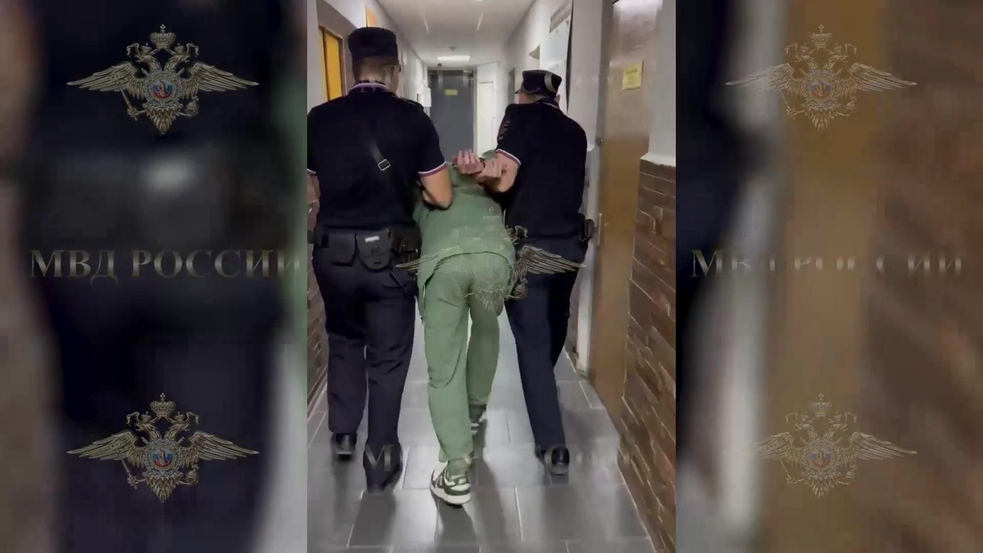 Задержание подозреваемого в убийстве 14-летней девочки в Ростовской области Задержание подозреваемого в убийстве 14-летней девочки в Ростовской области - РИА Новости, 1920, 14.08.2026