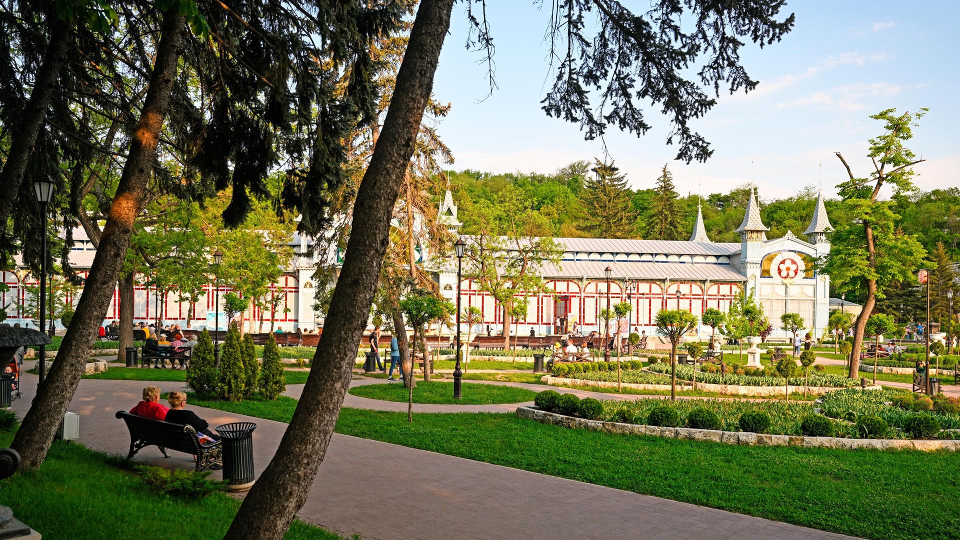 Парк Цветник и Лермонтовская галерея в Пятигорске - РИА Новости, 1920, 16.08.2026