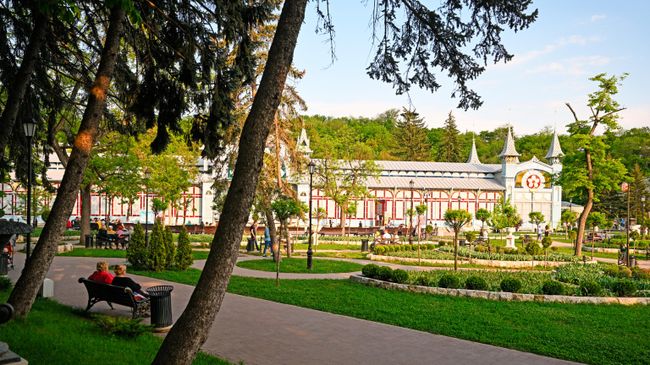 Парк Цветник и Лермонтовская галерея в Пятигорске