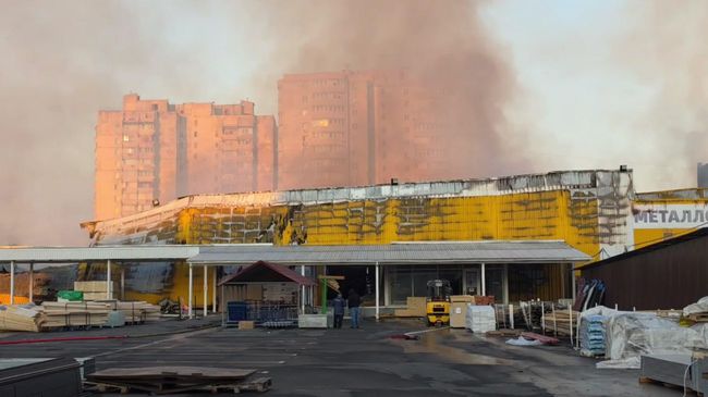 Последствия удара по ТЦ Галактика в Донецке