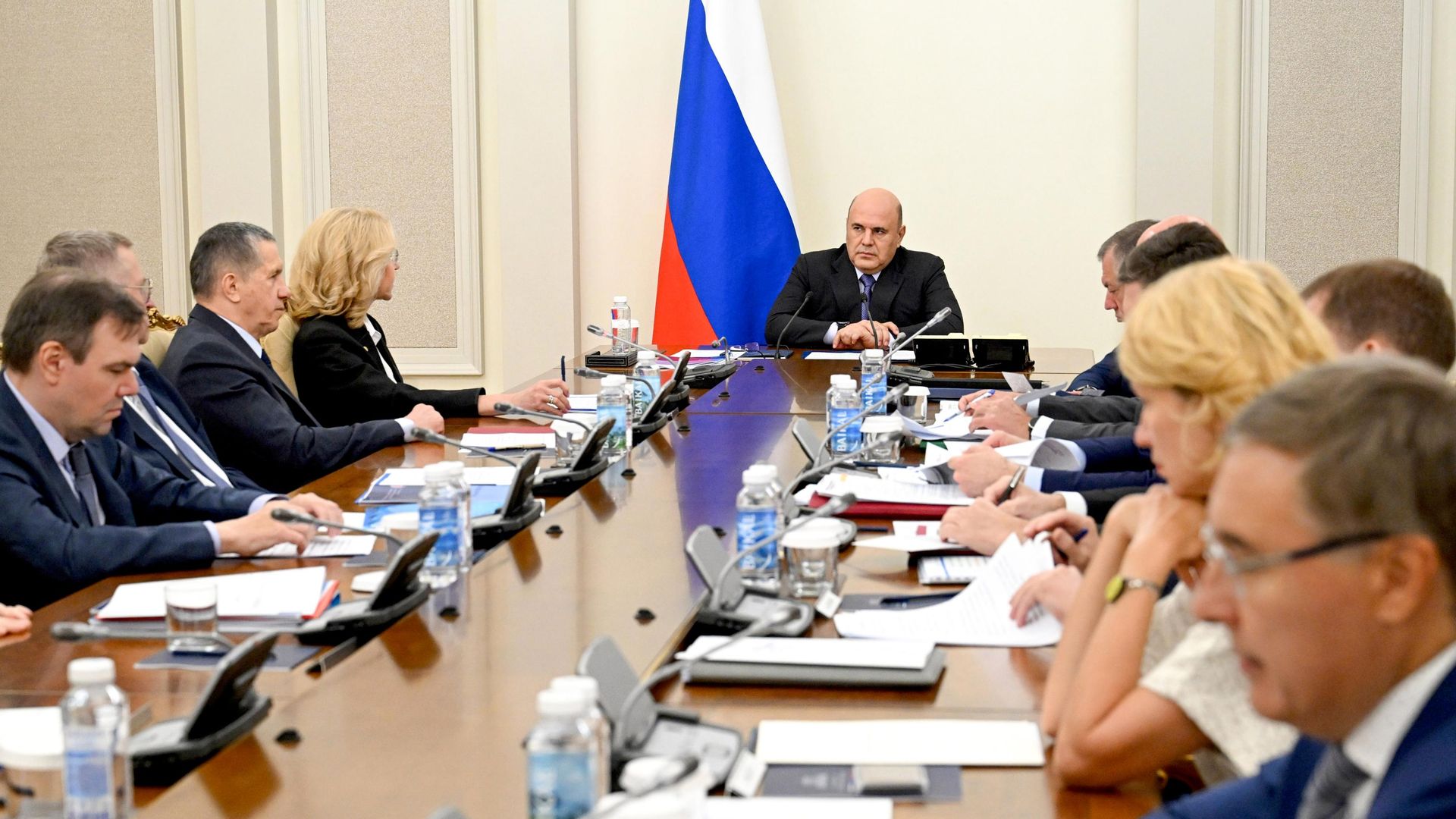 Председатель правительства РФ Михаил Мишустин проводит оперативное совещание с вице-премьерами РФ - РИА Новости, 1920, 17.08.2026