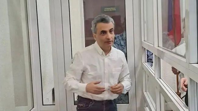 Лев Шлосберг* в суде