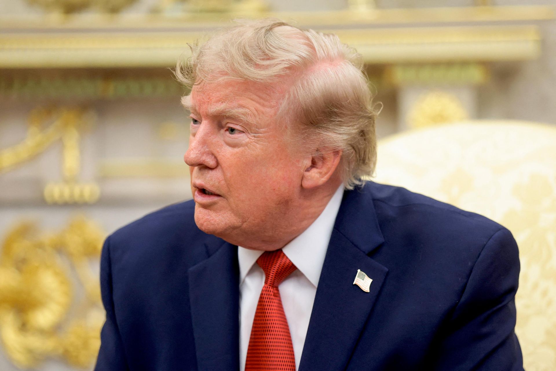 Президент США Дональд Трамп выступает в Овальном кабинете Белого дома - РИА Новости, 1920, 18.08.2026